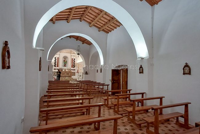 L'interno della chiesa di Valverde dopo il restauro