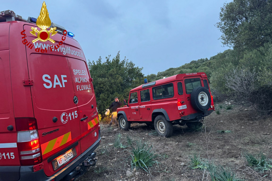 Oliena. Cade mentre cerca funghi: soccorsa in località perda longa