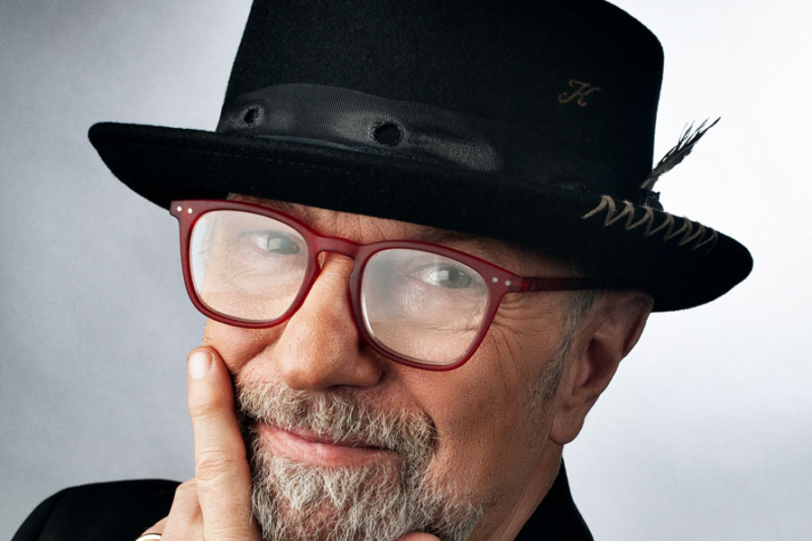 Sergio Caputo torna a Nuoro: il jazz e lo swing d’autore approdano al Teatro Eliseo