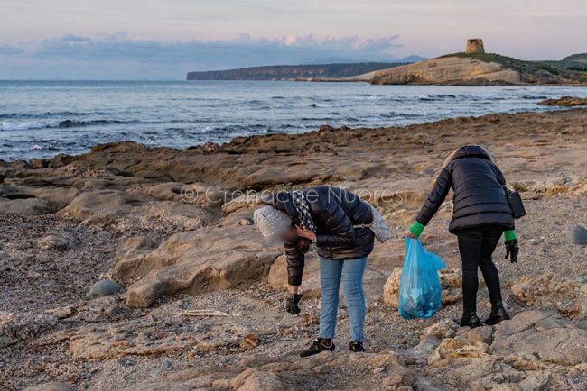 Is Arenas, raccolta rifiuti (foto S.Novellu)