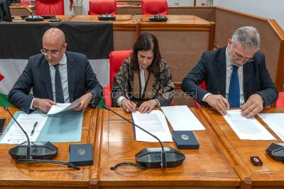 La firma dell'accordo con l'INGV (foto S.Novellu)
