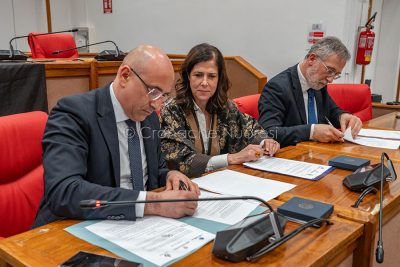 La firma dell'accordo con l'INGV (foto S.Novellu)