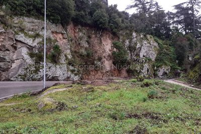 La frana sulla strada per l'Ortobene
