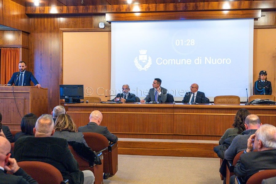 Badu ‘e Carros tra rivolta e accuse: «No alla Cayenna d’Italia. Ma chi ha firmato ieri?»