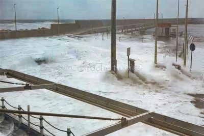Mare in tempesta a Cala Gonone