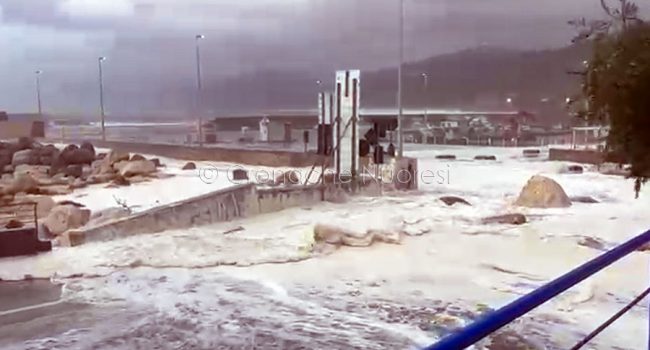 Mare in tempesta a Cala Gonone