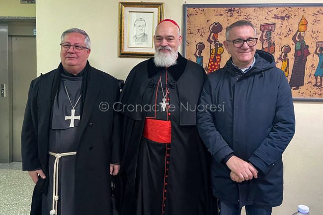 Mons. Carboni, card. Mathieu e il pres. Comandini