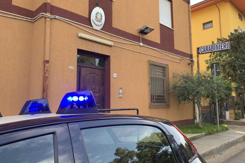 Minaccia un giovane per 60 euro: denunciato un 38 enne