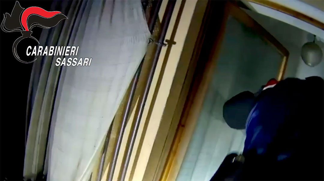 Sassari. 25enne segregata e torturata dal compagno: il video della liberazione