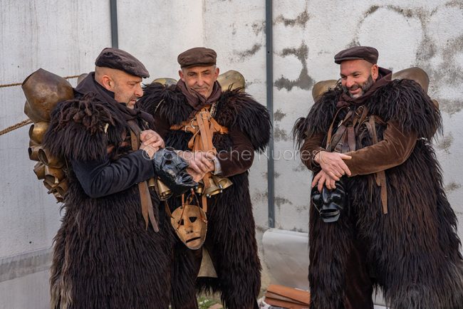 Mamuthones (foto S.Novellu)