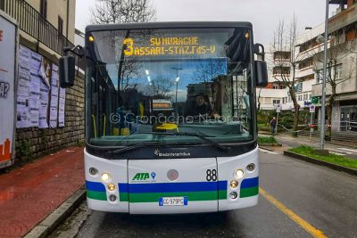Nanni Cadinu sull'autobus (foto S.Meloni)
