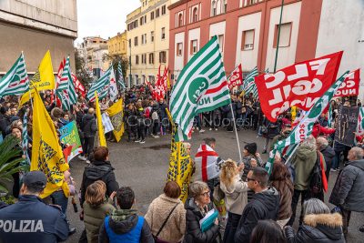 Nuoro, maninfestazione contro il dimensionamento scolastico (foto S.Novellu)
