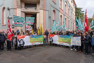 Nuoro, manifestazione contro il dimensionamento scolastico (foto S.Novellu)
