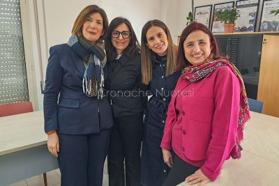 Da sinistra la presidente Rosy Guiso, con le componenti del CdA di Progetto Uomo