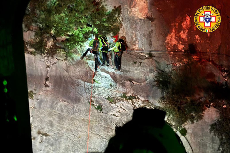 Bloccati su una parte rocciosa a Baunei: salvati poco prima della mezzanotte