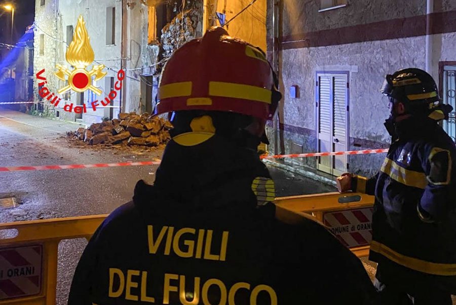 Vento e danni nel Nuorese, è emergenza in Ogliastra: decine di chiamate ai Vigili del Fuoco