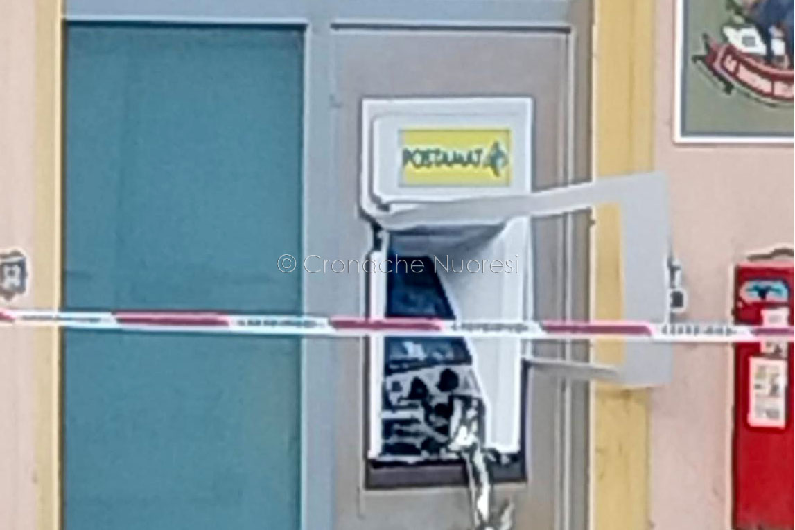Mamoaida. Colpo al postamat fallito: tentano di sradicarlo ma restano a mani vuote