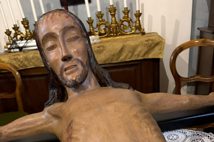 Torna a splendere il Cristo del XVII secolo: concluso il restauro a Santa Croce