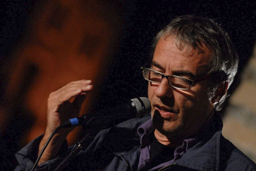 Addio a David Riondino: scompare a 73 anni il genio poliedrico della satira