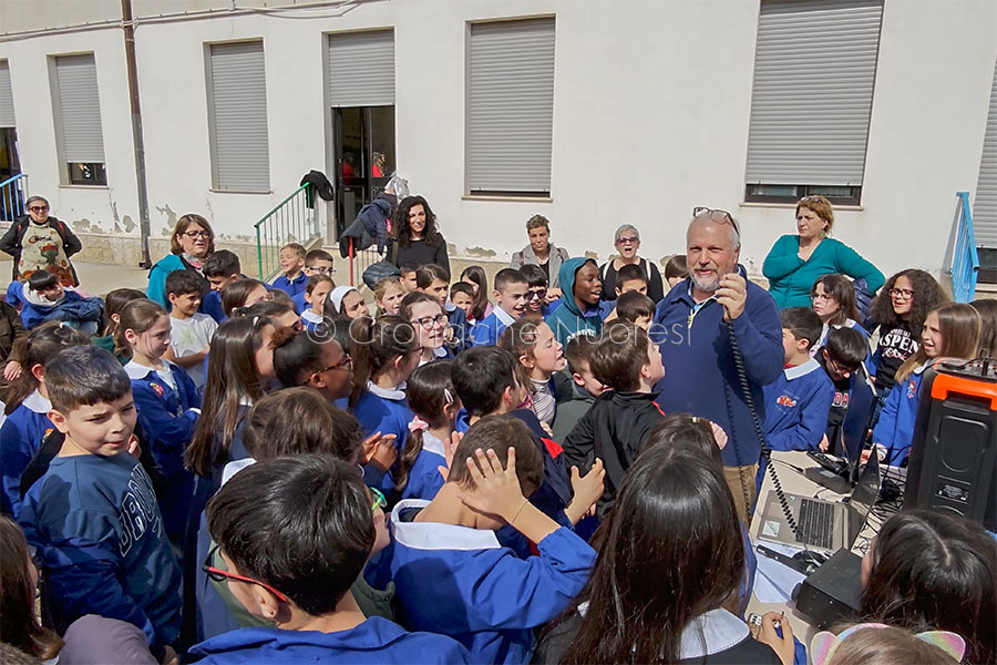 “Hei, c’è qualcuno lassù?”: da Nuoro il messaggio dei ragazzi verso il cosmo – VIDEO