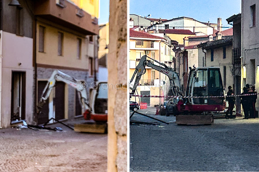 Fonni. Sfondano l’ingresso della gioielleria con un escavatore e fanno incetta di preziosi