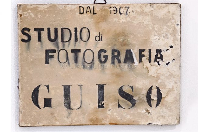 L'insegna dello studio Guiso