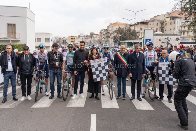 Partenza da Nuoro del Giro di Sardegna (foto S.Novellu)