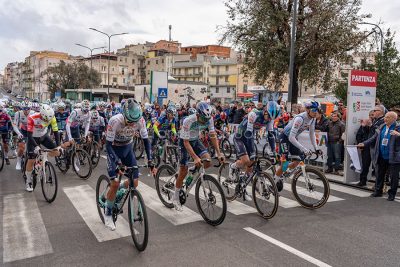 Partenza da Nuoro del Giro di Sardegna (foto S.Novellu)