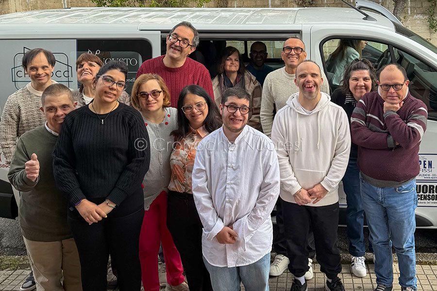 Nuovo pullmino per l'”Associazione L’Isola”: istituzioni e imprese unite per il sociale