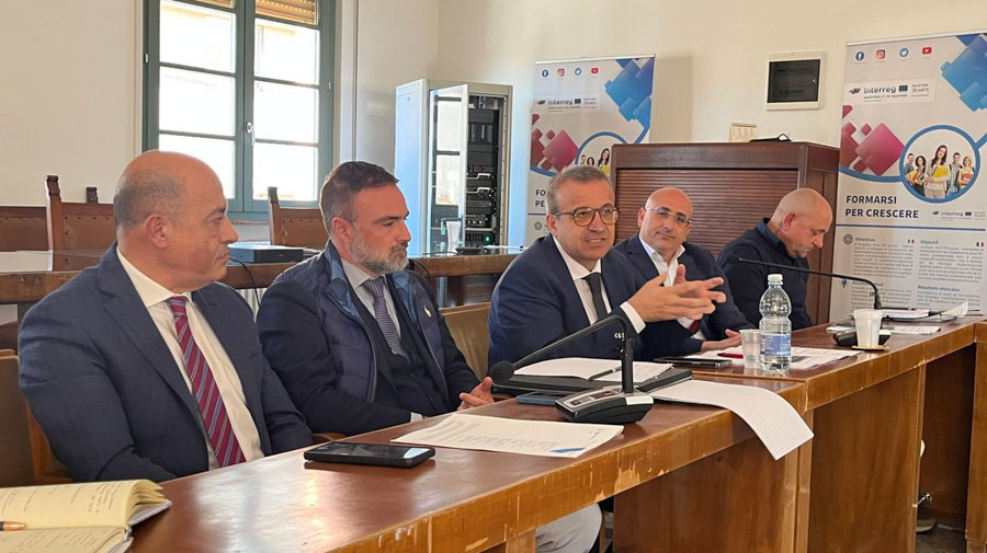 Pratosardo: è scontro totale: “basta tavoli, servono decisioni concrete”