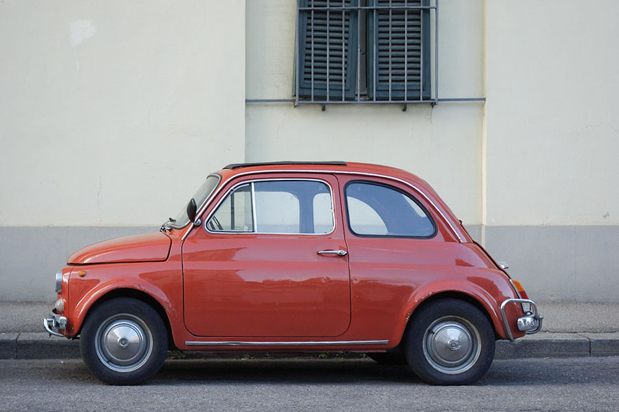 Parco auto sempre più vecchio in Sardegna: Nuoro in testa alla classifica