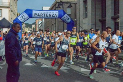 La partenza della XXVI Corri Nuoro (foto Nieddu)