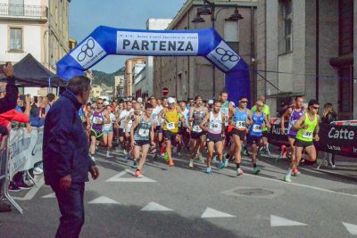 La partenza della XXVI Corri Nuoro (foto Nieddu)