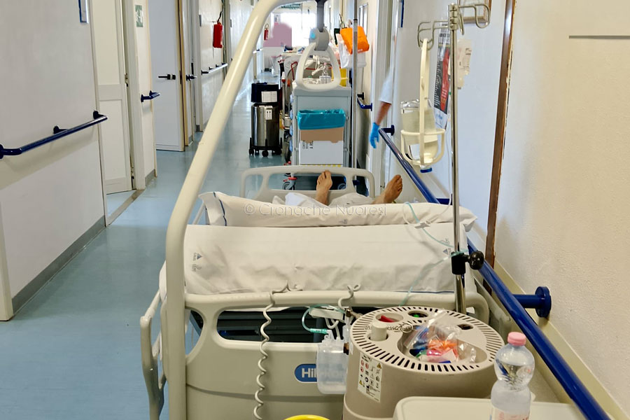 Geriatria satura e pazienti nei corridoi, la ASL Nuoro replica: mancano posti sul territorio
