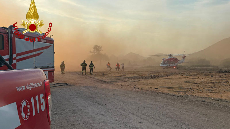 Disavventura sul Supramonte di Baunei: due escursionisti salvati dall’elicottero dei Vigili del Fuoco