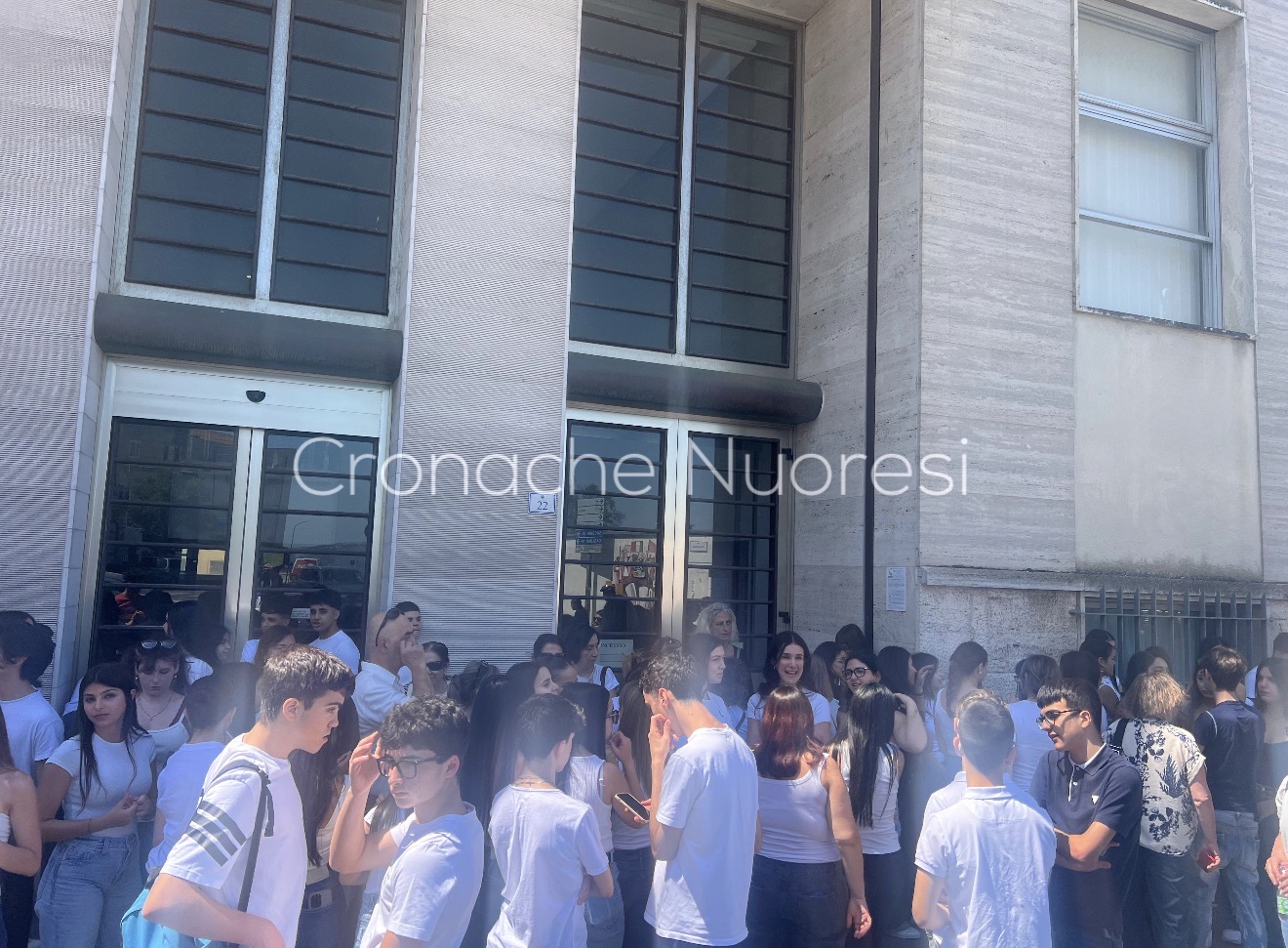 Nuoro. Studenti del Classico in piazza per la riapertura della sede storica