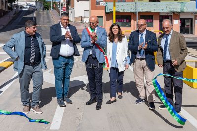 Il taglio del nastro del nuovo Centro intermodale (foto S.Novellu)