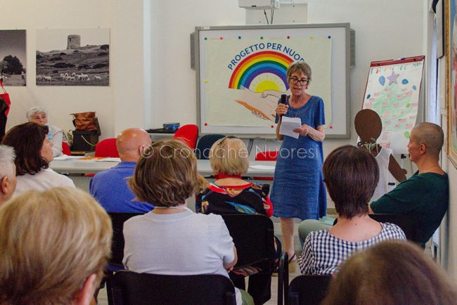 Bidoni all'Incontro sulla RSA (foto Nieddu)