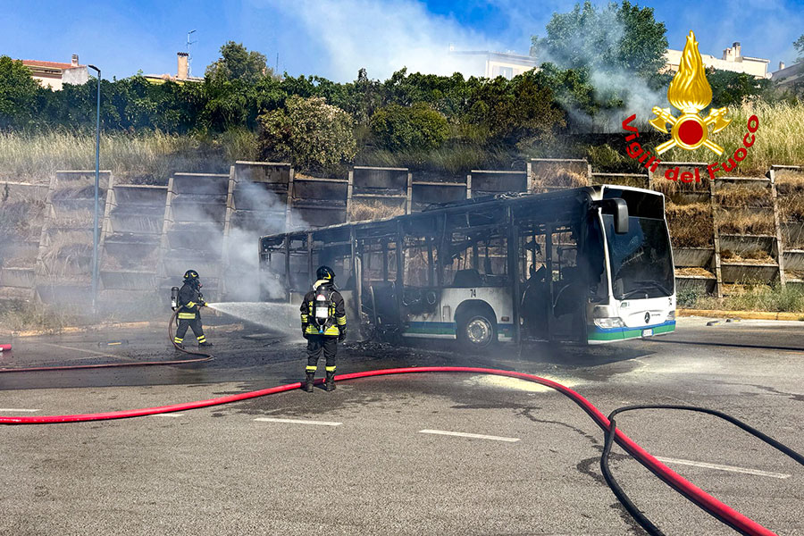 Nuoro. Autobus in fiamme al deposito ATP: la preoccupazione della FIT-CISL