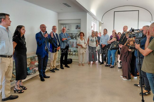 L'inaugurazione della mostra di Yan (foto V.Piras)