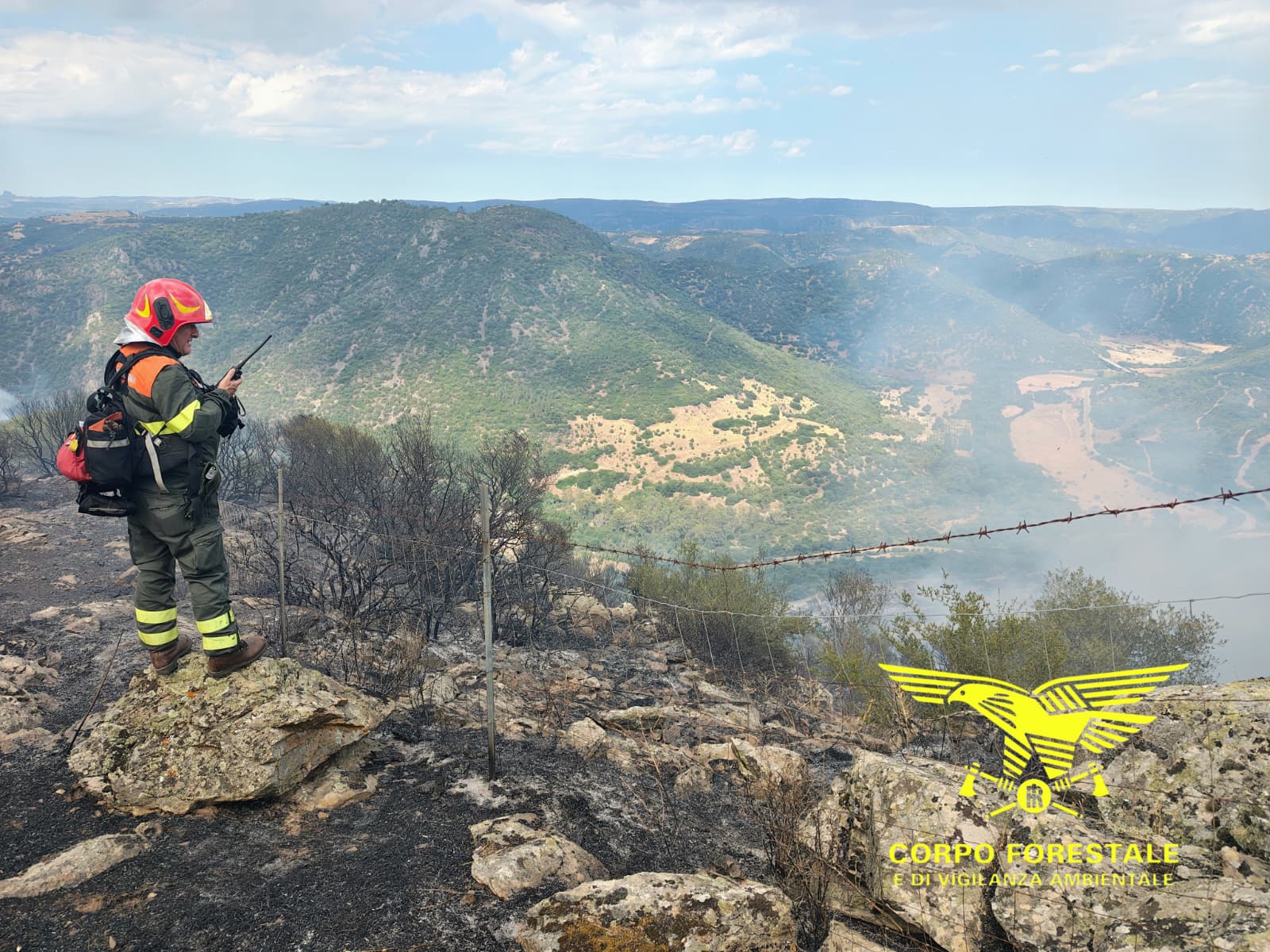 Incendio a Orune: in campo l’elicottero dell’antincendio