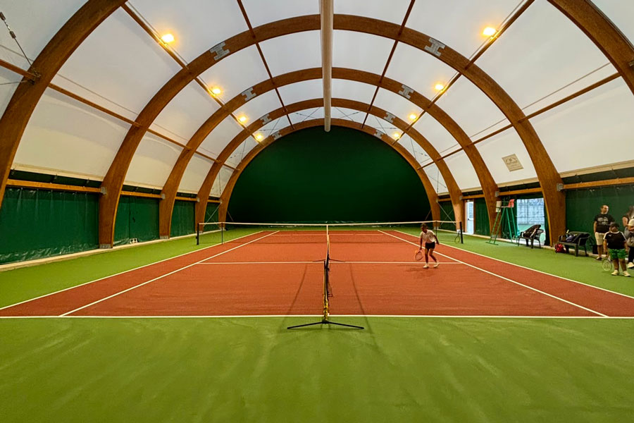 Sport, Orani fa ace: con 300mila euro rinascono i campi da tennis ed entra in gioco la nuova copertura