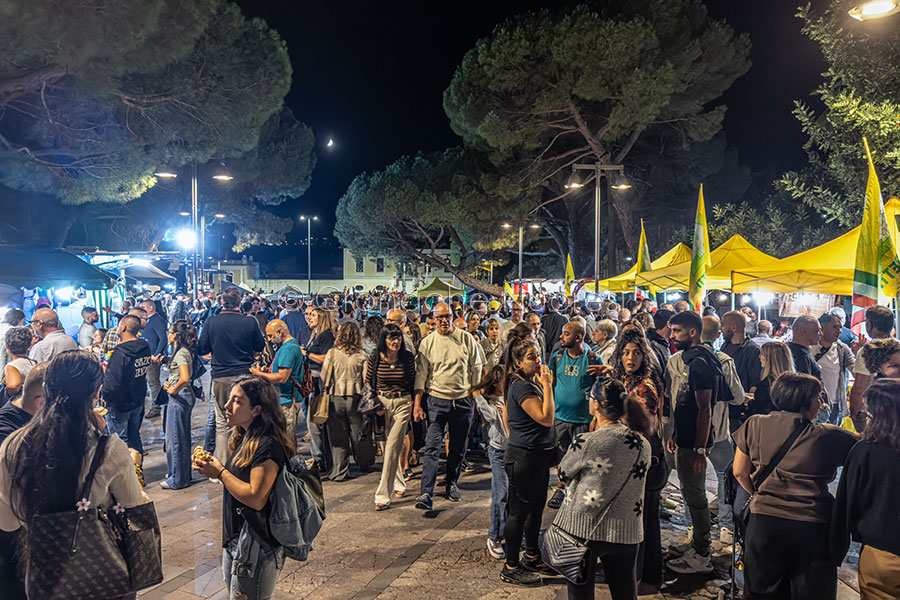 Traffico e scetticismo superati: la Notte bianca di Nuoro convince e apre la strada a sharper