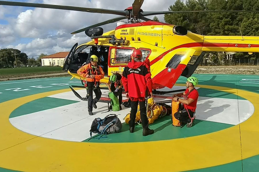 Elicottero dei soccorritori a Urzulei (foto Soccorso Alpino)