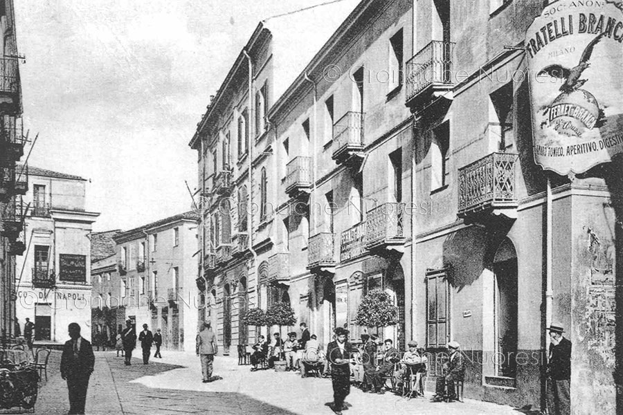 Il caffe' Tettamanzi in un'immagine d'epoca