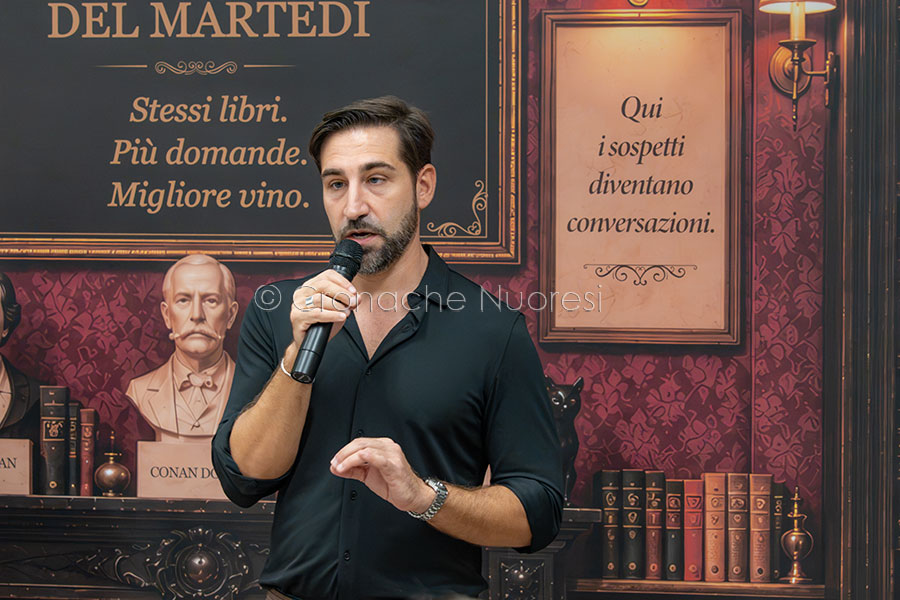 Lo scrittore Piergiorgio Pulixi (foto S.Novellu)