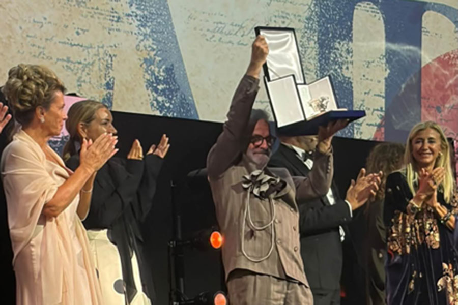 Marcello Fois trionfa al Premio Campiello che dedica a Michela Murgia