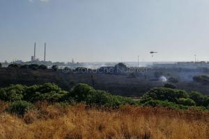 Incendio-nella-zona-industriale-di-Ottana-05