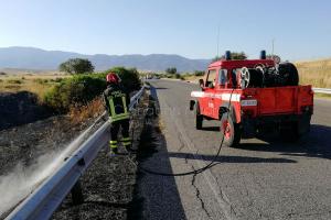 Incendio-nella-zona-industriale-di-Ottana-07