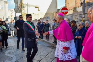 L'offerta dei ceri votivi a N.S. delle Grazie (foto S.Littarru)